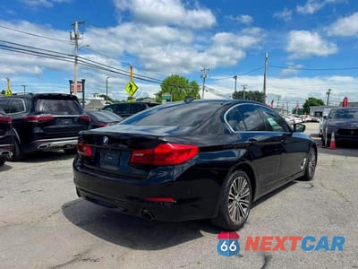 Czwarte zdjęcie samochodu z boku: 2019 BMW 530 XI VIN:WBAJA7C50KG910112 - miniatura