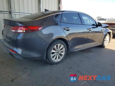 Trzecie zdjęcie samochodu z tyłu: 2018 KIA OPTIMA S VIN:5XXGT4L32JG195313 - miniatura