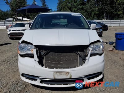 Piąte zdjęcie samochodu w środku: 2016 CHRYSLER TOWN & COUNTRY TOURING VIN:2C4RC1BG1GR253424 - miniatura