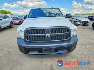 Piąte zdjęcie samochodu w środku: 2021 RAM 1500 CLASSIC VIN:3C6JR6DG9MG614199 - miniatura