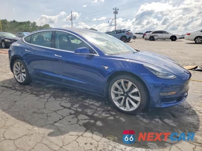 Czwarte zdjęcie samochodu z boku: 2018 TESLA MODEL 3 VIN:5YJ3E1EA2JF008089 - miniatura
