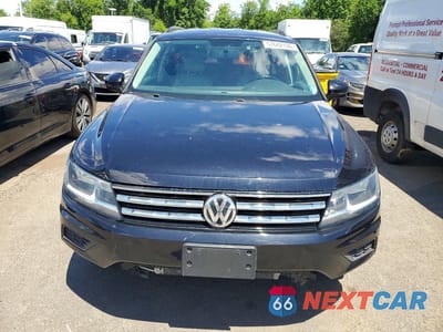 Piąte zdjęcie samochodu w środku: 2019 VOLKSWAGEN TIGUAN SE VIN:3VV2B7AX8KM056356 - miniatura