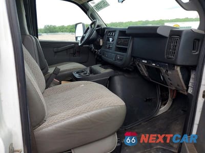 Zdjęcie 8 z 12 samochodu: 2016 CHEVROLET EXPRESS BOX TRUCK VIN:1GB3GTCGXG1239180 - miniatura
