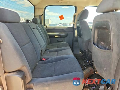 Zdjęcie 10 z 12 samochodu: 2007 CHEVROLET SILVERADO K2500 HEAVY DUTY VIN:1GCHK23607F516701 - miniatura
