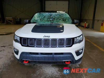 Piąte zdjęcie samochodu w środku: 2019 JEEP COMPASS TRAILHAWK VIN:3C4NJDDB5KT721782 - miniatura