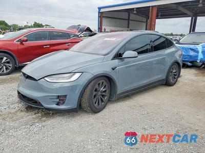 2018 TESLA MODEL X 5YJXCDE26JF139382 - główne zdjęcie licytacji z USA - miniatura