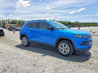 Czwarte zdjęcie samochodu z boku: 2025 JEEP COMPASS LIMITED VIN:3C4NJDBN4ST587733 - miniatura