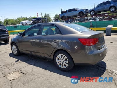 Drugie zdjęcie samochodu z przodu: 2010 KIA FORTE EX VIN:KNAFU4A29A5047597 - miniatura