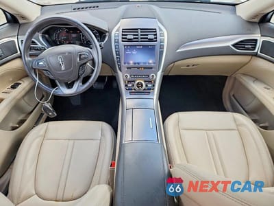 Zdjęcie 8 z 13 samochodu: 2020 LINCOLN MKZ VIN:3LN6L5A9XLR602464 - miniatura