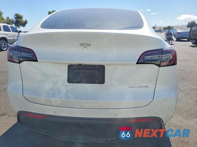 Zdjęcie 6 z 13 samochodu: 2021 TESLA MODEL Y VIN:5YJYGDEE8MF229415 - miniatura