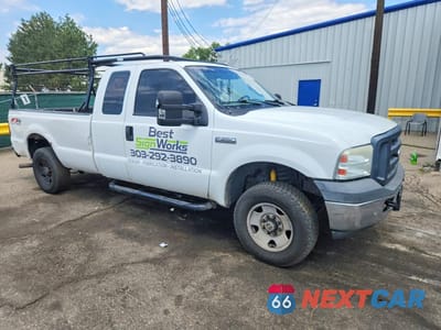 Czwarte zdjęcie samochodu z boku: 2006 FORD F250 SUPER DUTY VIN:1FTSX21546ED27927 - miniatura