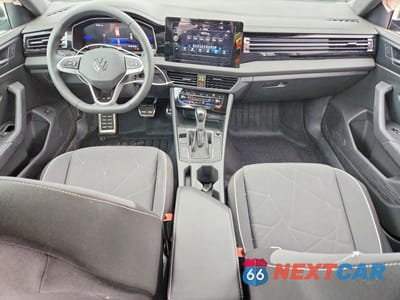 Zdjęcie 8 z 12 samochodu: 2025 VOLKSWAGEN JETTA SPORT VIN:3VWBX7BU2SM097177 - miniatura