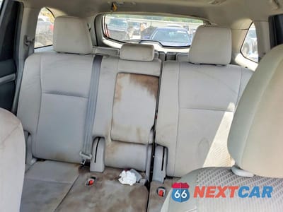 Zdjęcie 10 z 13 samochodu: 2019 TOYOTA HIGHLANDER LE VIN:5TDZZRFH2KS369604 - miniatura