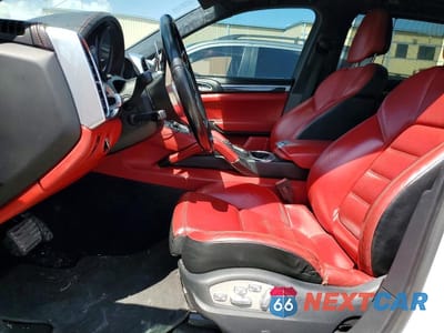 Zdjęcie 7 z 13 samochodu: 2016 PORSCHE CAYENNE GTS VIN:WP1AD2A28GLA78473 - miniatura
