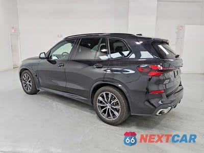 Drugie zdjęcie samochodu z przodu: 2025 BMW X5 XDRIVE50E VIN:5UX43EU08S9Y42193 - miniatura