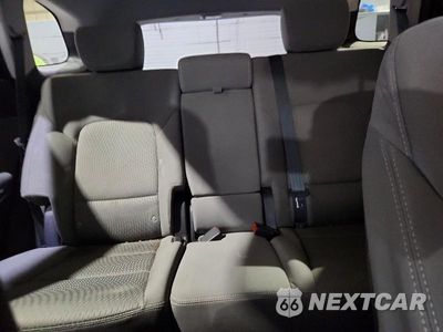 Zdjęcie 10 z 13 samochodu: 2017 HYUNDAI SANTA FE SE VIN:KM8SMDHF2HU224027 - miniatura