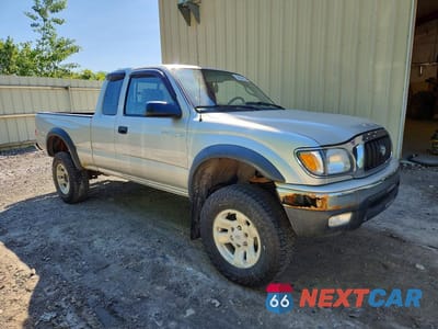 Czwarte zdjęcie samochodu z boku: 2003 TOYOTA TACOMA XTRACAB VIN:5TEWM72NX3Z255064 - miniatura