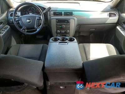 Zdjęcie 8 z 13 samochodu: 2010 CHEVROLET SUBURBAN K1500 LS VIN:1GNUKHE36AR271985 - miniatura