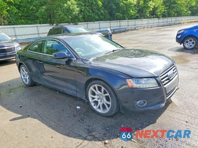 Czwarte zdjęcie samochodu z boku: 2012 AUDI A5 PREMIUM PLUS VIN:WAULFAFR8CA017101 - miniatura
