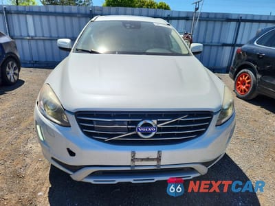 Piąte zdjęcie samochodu w środku: 2016 VOLVO XC60 T5 PREMIER VIN:YV4612RK9G2837784 - miniatura