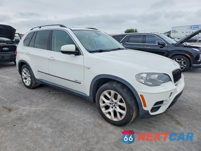 Czwarte zdjęcie samochodu z boku: 2013 BMW X5 XDRIVE35I VIN:5UXZV4C56DL993319 - miniatura