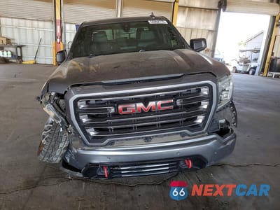 Piąte zdjęcie samochodu w środku: 2019 GMC SIERRA K1500 AT4 VIN:1GTP9EEL7KZ172240 - miniatura