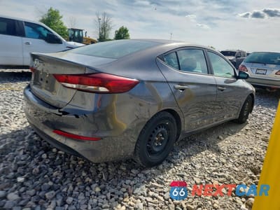 Trzecie zdjęcie samochodu z tyłu: 2018 HYUNDAI ELANTRA SE VIN:5NPD74LF8JH353658 - miniatura