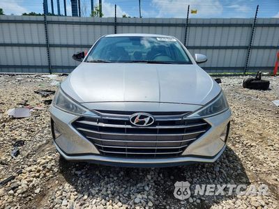 Piąte zdjęcie samochodu w środku: 2019 HYUNDAI ELANTRA SE VIN:5NPD74LF0KH471558 - miniatura
