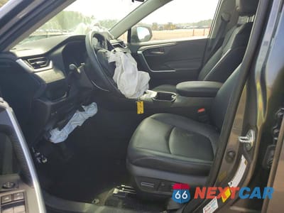 Zdjęcie 7 z 13 samochodu: 2023 TOYOTA RAV4 XLE PREMIUM VIN:JTMB6RFV7PD106348 - miniatura
