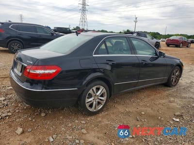Trzecie zdjęcie samochodu z tyłu: 2010 MERCEDES-BENZ E 350 4MATIC VIN:WDDHF8HBXAA225372 - miniatura