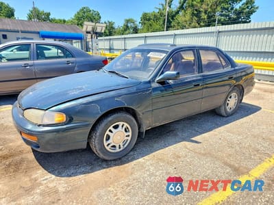 1995 TOYOTA CAMRY LE 4T1SK12E8SU486274 - główne zdjęcie licytacji z USA - miniatura