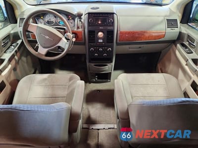 Zdjęcie 8 z 14 samochodu: 2008 CHRYSLER TOWN & COUNTRY LX VIN:2A8HR44H28R607723 - miniatura
