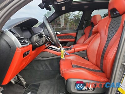 Zdjęcie 7 z 14 samochodu: 2021 BMW X5 M VIN:5YMJU0C08M9H76781 - miniatura