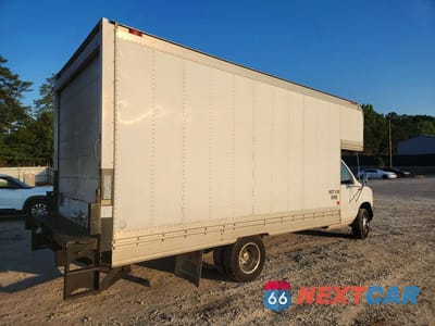 Trzecie zdjęcie samochodu z tyłu: 1994 FORD E350 BOX TRUCK VIN:1FDKE30G9RHB88228 - miniatura