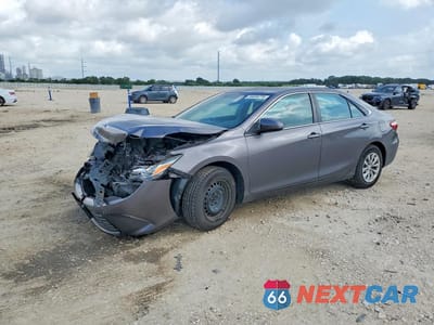 2017 TOYOTA CAMRY LE 4T1BF1FK2HU785160 - główne zdjęcie licytacji z USA - miniatura