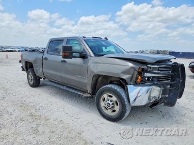 Czwarte zdjęcie samochodu z boku: 2017 CHEVROLET SILVERADO C2500 HEAVY DUTY VIN:1GC1CUEG4HF159475 - miniatura