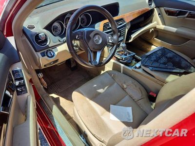 Zdjęcie 8 z 13 samochodu: 2014 MERCEDES-BENZ C 250 VIN:WDDGF4HB5EA962151 - miniatura