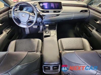 Zdjęcie 8 z 13 samochodu: 2019 LEXUS ES 300H VIN:58AB21B12KU002864 - miniatura