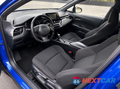 Piąte zdjęcie samochodu w środku: 2018 TOYOTA C-HR XLE PREMIUM VIN:NMTKHMBX8JR023848 - miniatura