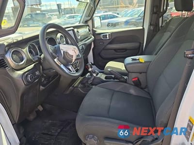 Zdjęcie 7 z 13 samochodu: 2023 JEEP GLADIATOR OVERLAND VIN:1C6HJTFG4PL533216 - miniatura