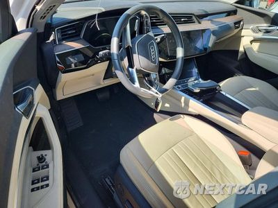 Zdjęcie 8 z 13 samochodu: 2022 AUDI E-TRON PREMIUM VIN:WA1AAAGE2NB014321 - miniatura