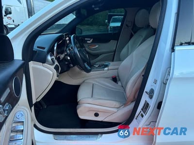 Zdjęcie 12 z 12 samochodu: 2018 MERCEDES-BENZ GLC 300 4MATIC VIN:WDC0G4KB9JF438882 - miniatura