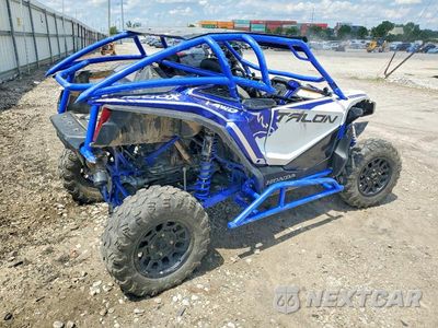 Czwarte zdjęcie samochodu z boku: 2021 HONDA TALON 1000 UTILITY VEHICLE VIN:1HFVE059XM4201259 - miniatura