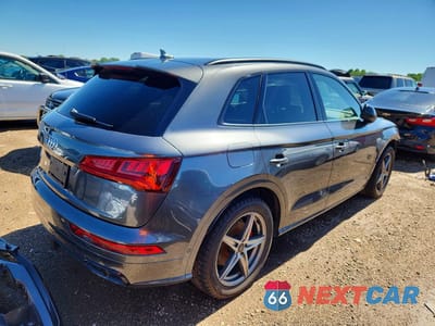 Trzecie zdjęcie samochodu z tyłu: 2019 AUDI SQ5 PRESTIGE VIN:WA1C4AFY2K2103782 - miniatura