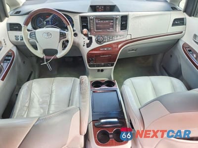 Zdjęcie 8 z 12 samochodu: 2011 TOYOTA SIENNA LIMITED 7-PASSENGER VIN:5TDYK3DC5BS110710 - miniatura