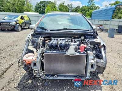 Piąte zdjęcie samochodu w środku: 2016 HONDA FIT EX VIN:JHMGK5H76GX013942 - miniatura