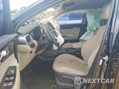 Zdjęcie 7 z 12 samochodu: 2019 KIA SORENTO LX VIN:5XYPG4A35KG511002 - miniatura