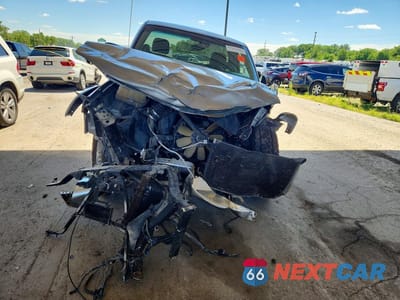 Piąte zdjęcie samochodu w środku: 2003 GMC SIERRA K2500 HEAVY DUTY VIN:1GTHK24U13E100718 - miniatura
