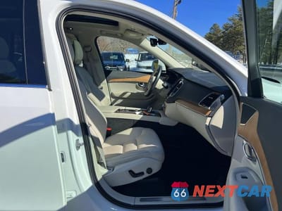 Piąte zdjęcie samochodu w środku: 2021 VOLVO XC90 T8 RECHARGE INSCRIPTION EXPRESS VIN:YV4BR0CK7M1700459 - miniatura