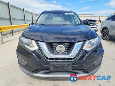 Piąte zdjęcie samochodu w środku: 2019 NISSAN ROGUE SV VIN:KNMAT2MT3KP543896 - miniatura